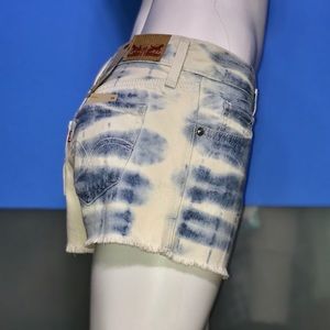 LEVI’S • Acid Wash Cutoffs / size 26 (3) $$ FIRM!